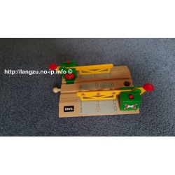 Brio Bahnübergang 33750 Magnetic Action Crossing